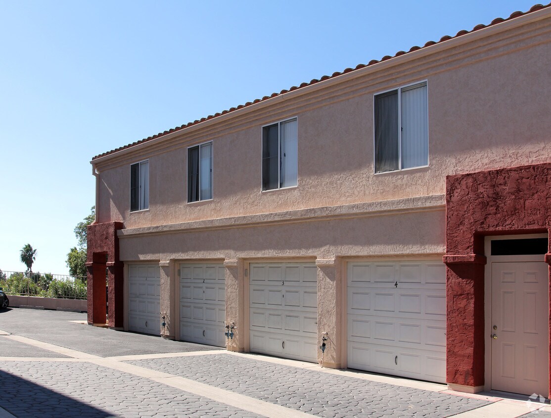 Foto del edificio - 690-698 California St