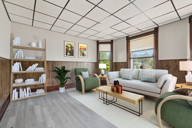 Foto del edificio - 1303 Western Ave