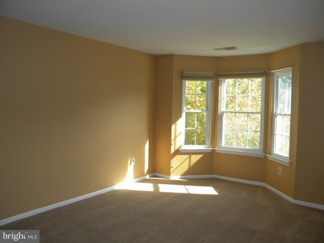 Foto del edificio - 230 Mill Run Ct