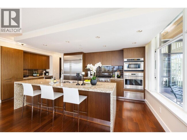 Building Photo - 5989 Iona Dr