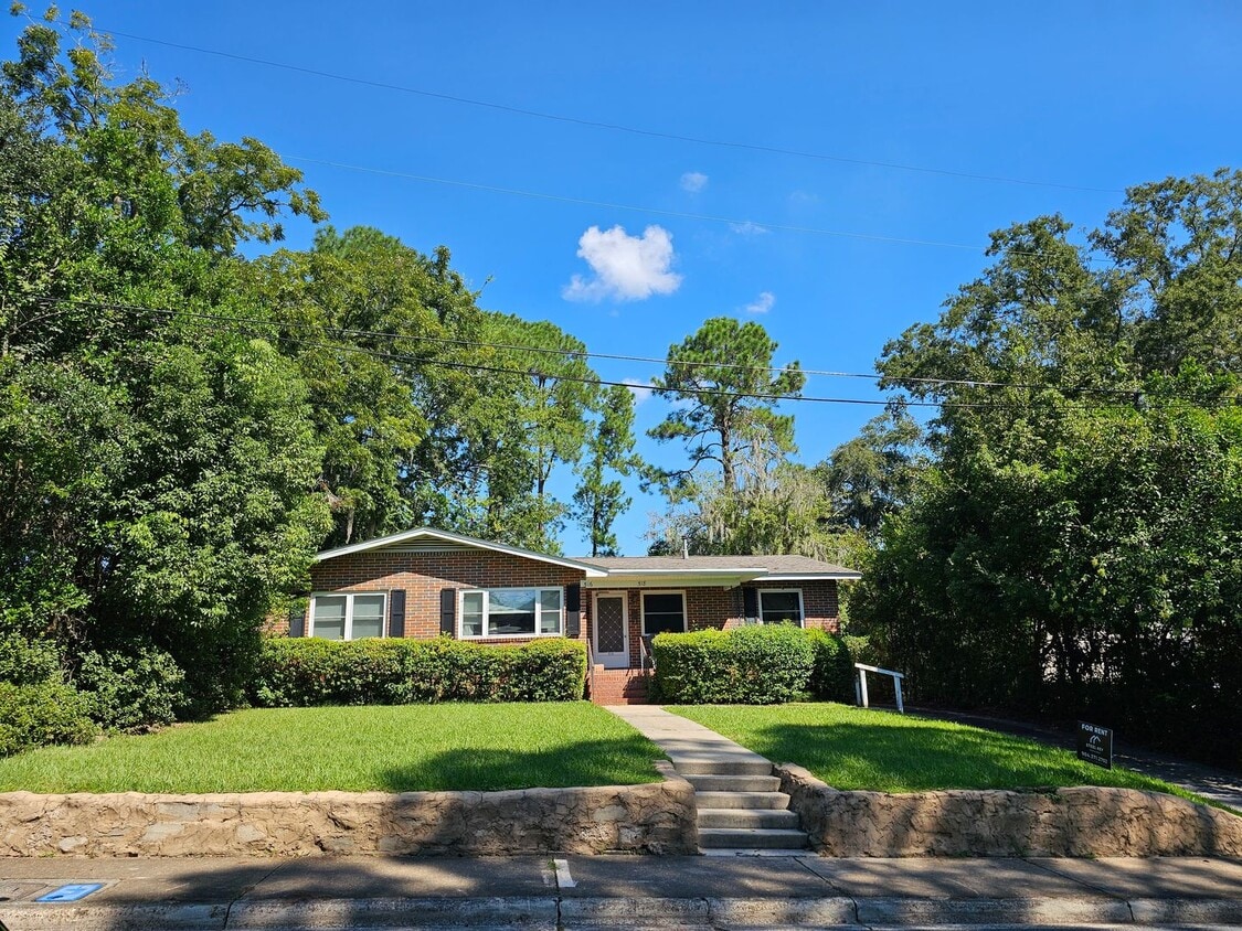 Primary Photo - Charming Duplex Unit In Franklin Park