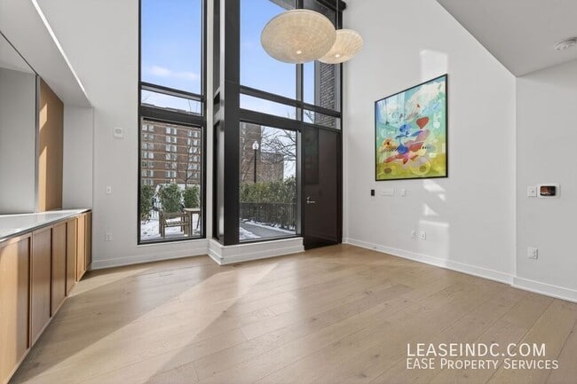 Foto del edificio - 1332 8th St NW