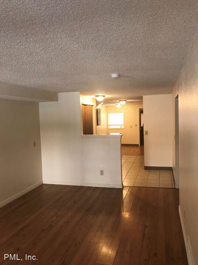 Building Photo - 218 E Longs Peak Ave