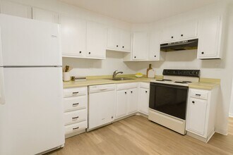 Building Photo - 12121 W Nevada Dr