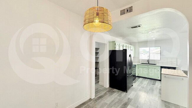 Foto del edificio - 126 W Gary Way