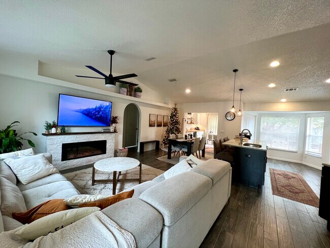 Foto del edificio - 8538 Yearling Ln