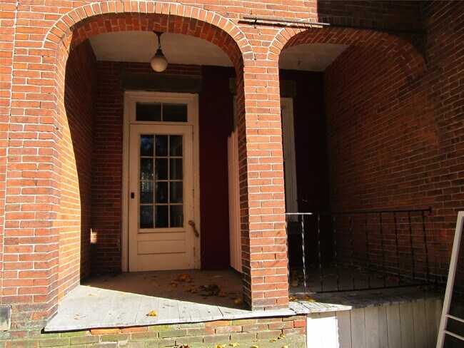 Foto del edificio - 34 Hathaway St E