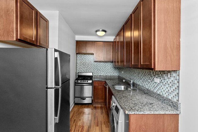 Building Photo - 1 bedroom in Chicago IL 60614