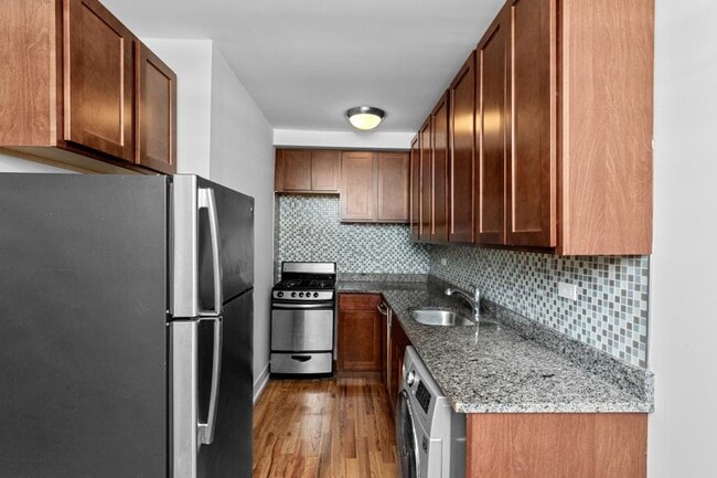 Building Photo - 1 bedroom in Chicago IL 60614
