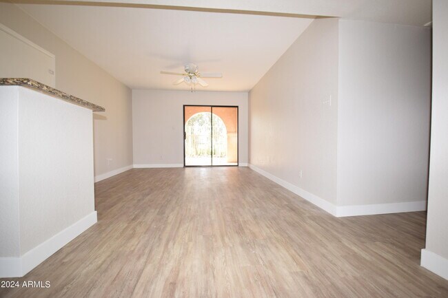 Foto del edificio - 5757 W Eugie Ave