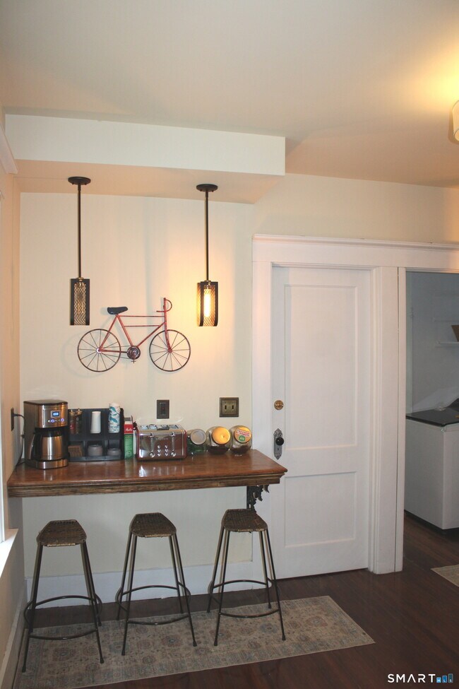 Building Photo - 44 Brownell St