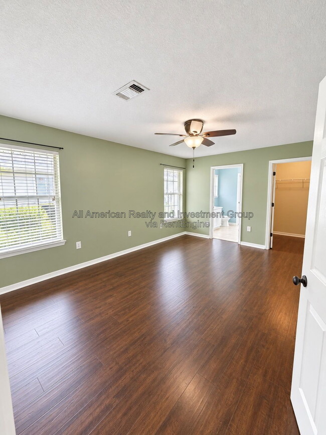 Building Photo - 561 Rough Leaf Ln