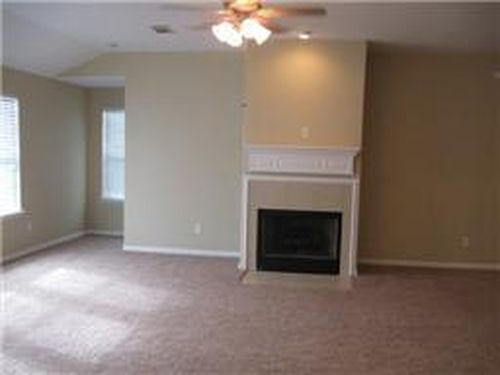 Building Photo - 21107 Gladys Yoakum Dr