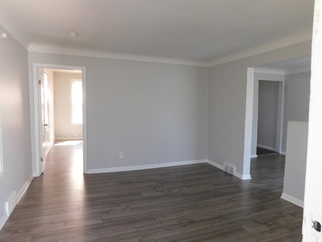 Foto del edificio - 23546 Glenbrook St