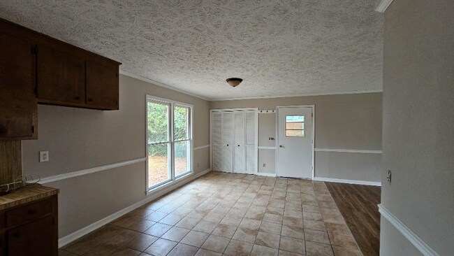 Building Photo - 304 Cedar Ln