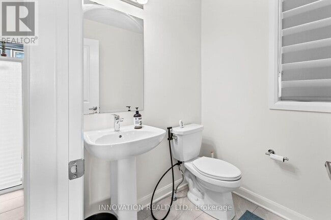 Building Photo - 322 Gisborne Pl
