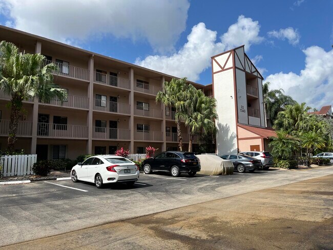 Building Photo - 7340 Amberly Ln