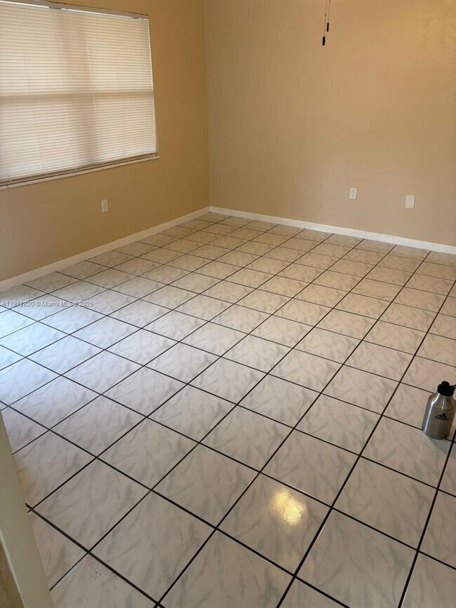 Foto del edificio - 10370 SW 220th St