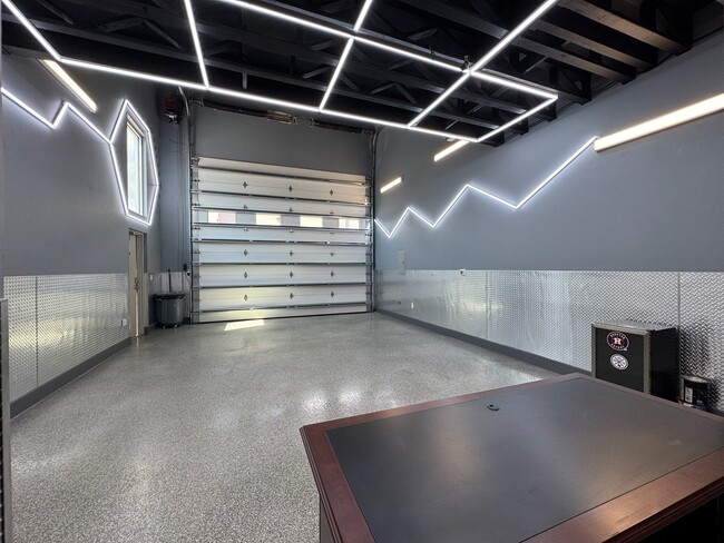 Building Photo - 1435 FM 1463