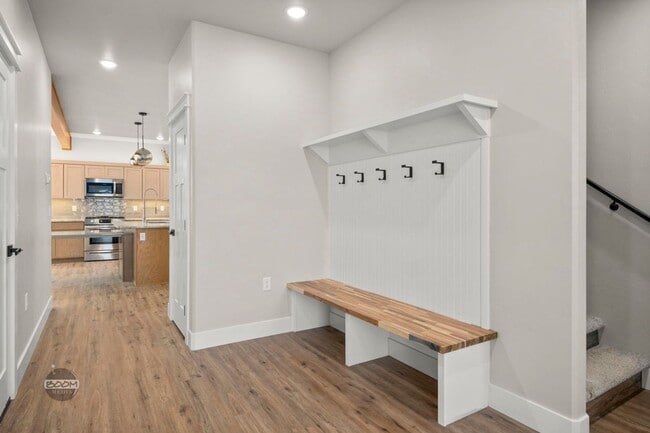 Building Photo - NEW CONSTRUCTION HOME WITH A 4 CAR GARAGE!!