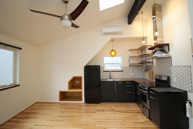 Foto del edificio - 5980 SE Steele St