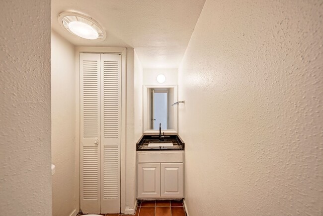 Foto del edificio - 3102 Cedar St