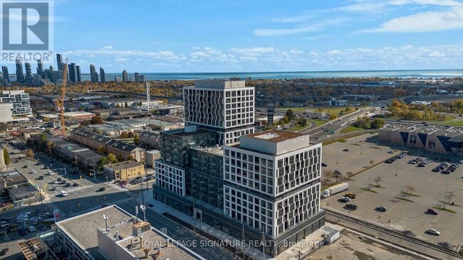 Building Photo - 1007 The Queensway