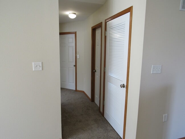 Building Photo - Attached Garage + Fenced-in Backyard + Vau...