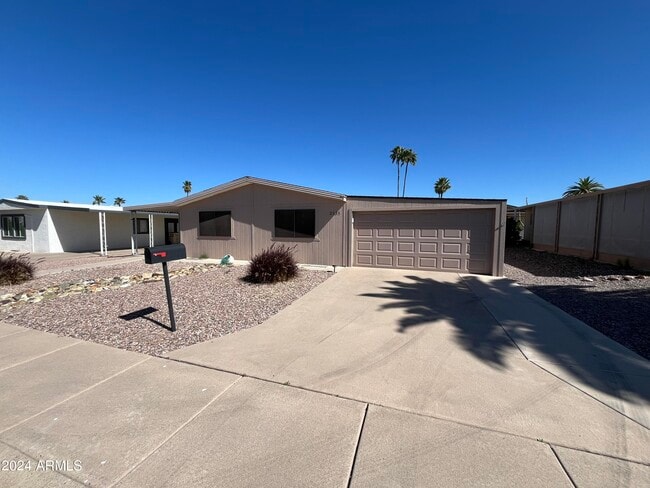Building Photo - 2535 N Lema Dr