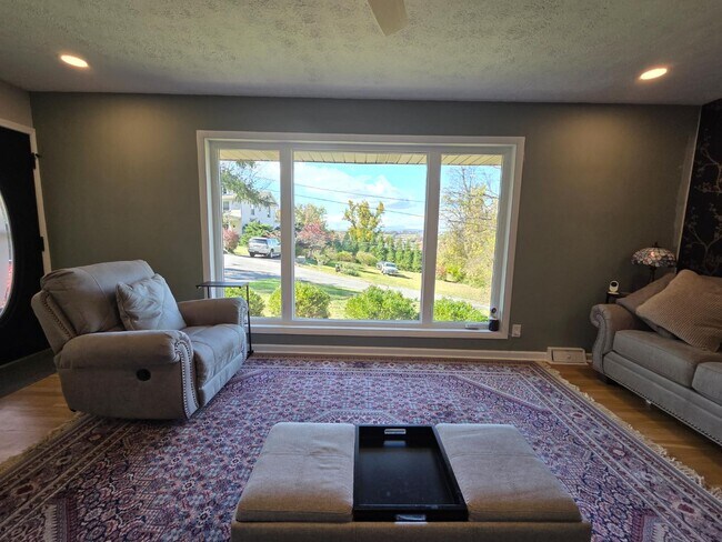 Building Photo - 100 9th Ave