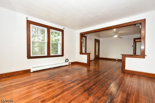Building Photo - 25 Minerva Ave