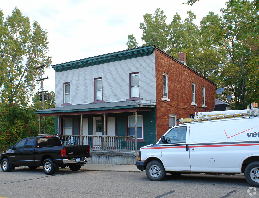 Building Photo - 13609 Main St