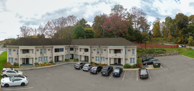Building Photo - Highland Crossing