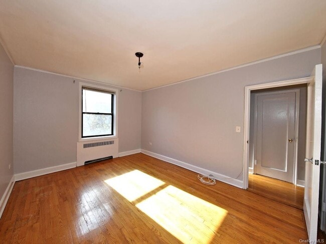 Building Photo - 125 Larchmont Acres