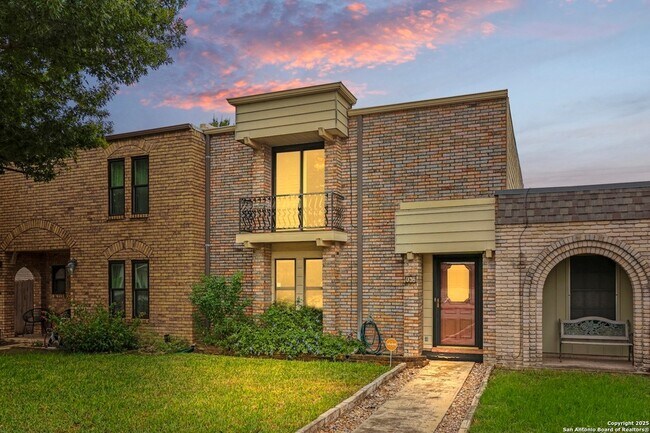 Building Photo - 162 Amistad Blvd