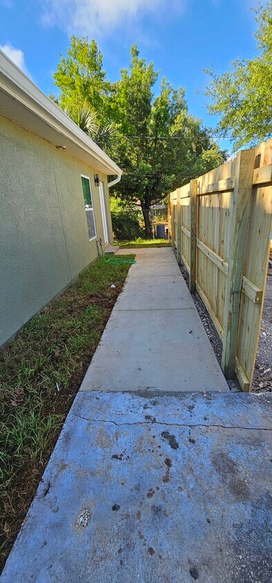 Foto principal - 2510 18th St S