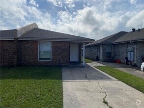 Building Photo - 9016 Amour Dr