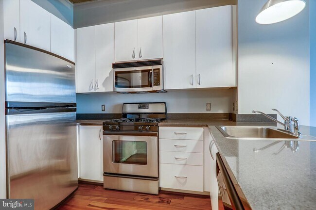 Foto del edificio - 1300 N St NW