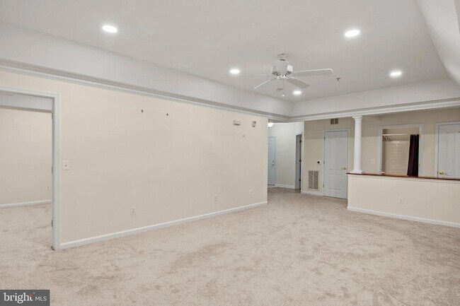 Foto del edificio - 6155 Shadywood Rd