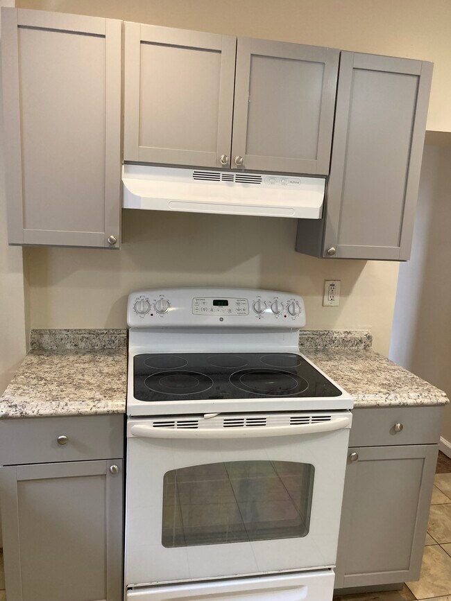 Kitchen - 4031 Bonner Rd