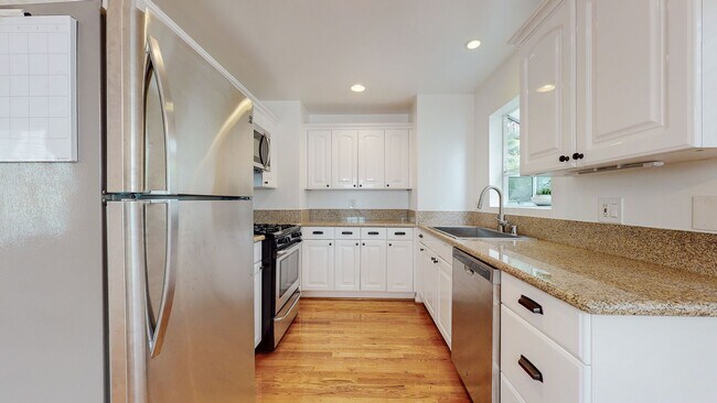 Cocina - 10876 National Blvd