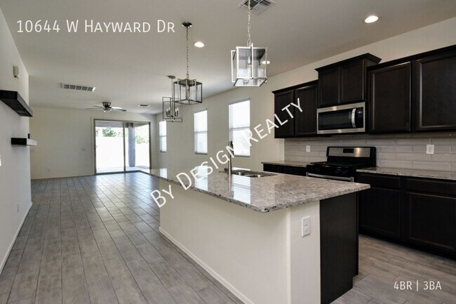 Foto del edificio - Like-New 4BR/3BA Corner Lot Home in Gladde...