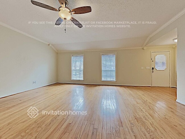 Building Photo - 110 S Village Knoll Cir