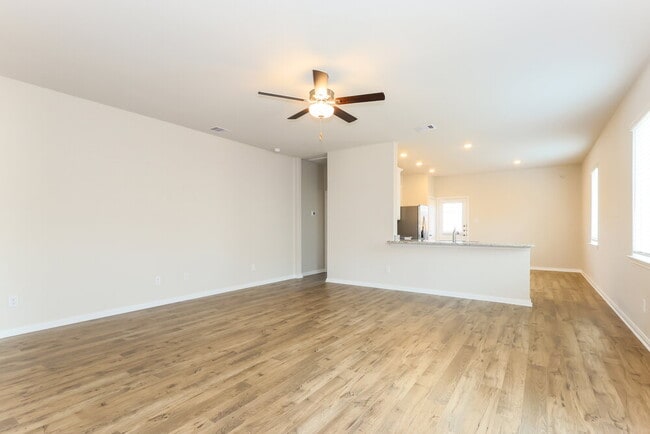Building Photo - 15643 Plum Brk Dr