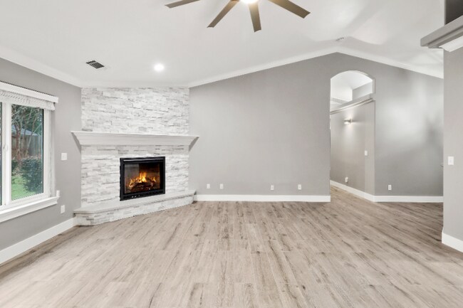 Foto del edificio - 3451 Woodbury Dr