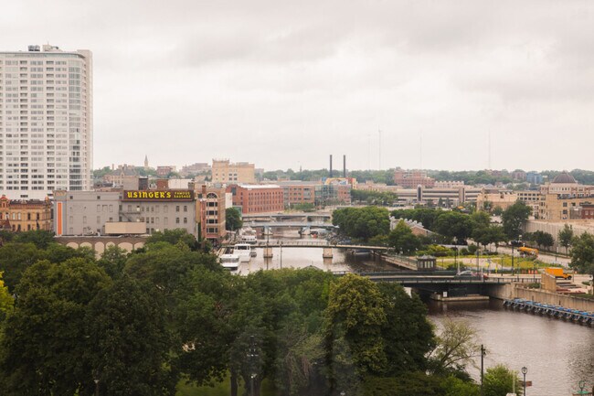 Foto del edificio - 823 N 2nd St