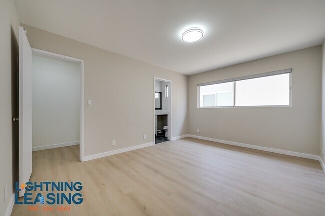 Foto del edificio - 1035 Hayworth Ave