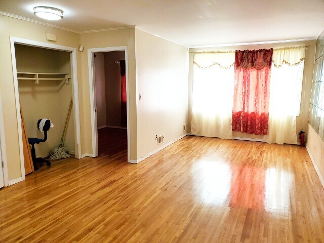 Foto del edificio - 715 Warwick St