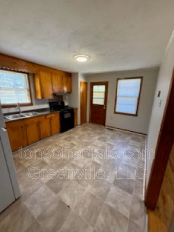 Foto del edificio - 113 Pineview Rd