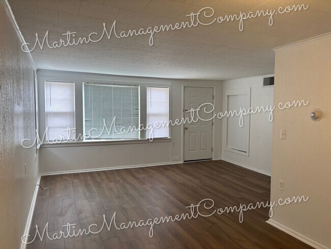 Foto del edificio - 1844 S Beacon Ave